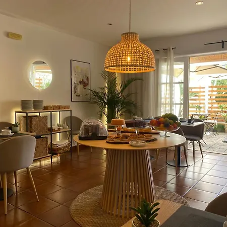 Residencial Dora 2* براغا