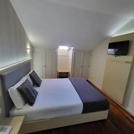 Residencial Dora Отель Брага